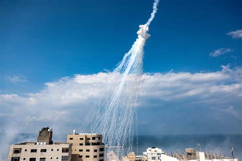 is white phosphorus illegal.